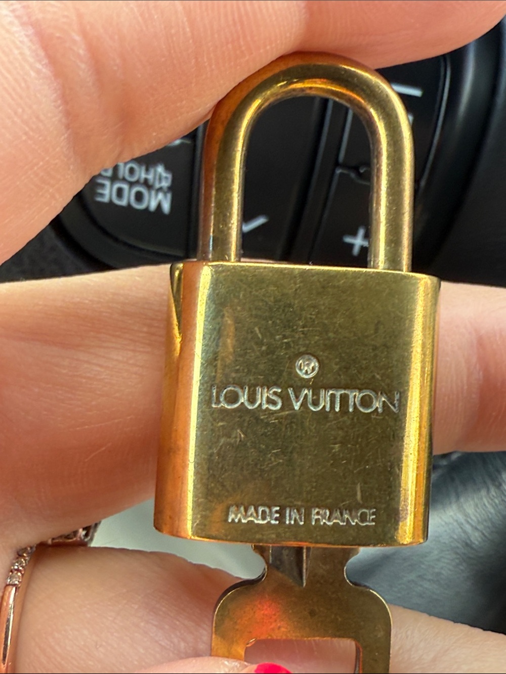 Lv lock and key #300 - Picture 5 of 6